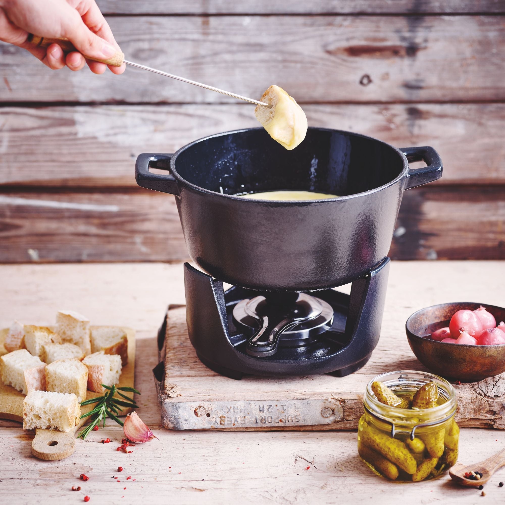 Best Fondue Set (2026): What a Complete Set Needs + Our Pick