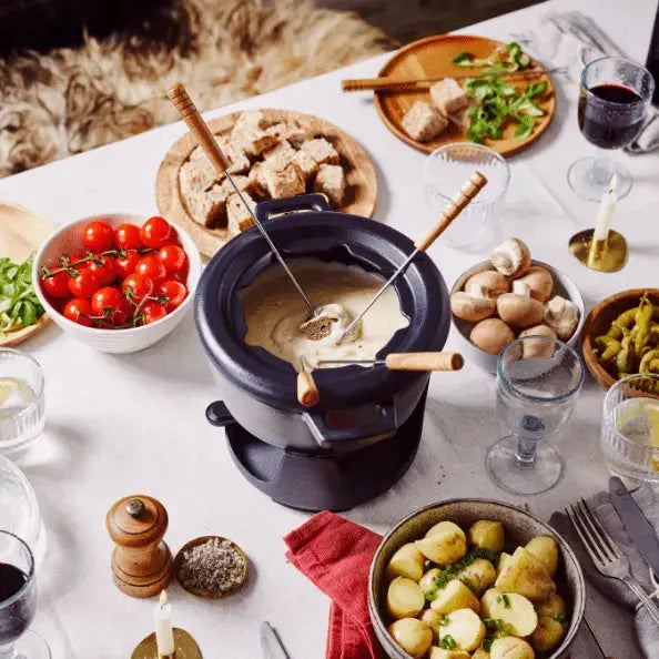 How to Host a Fondue Party (Menu, Timing & Setup Guide)
