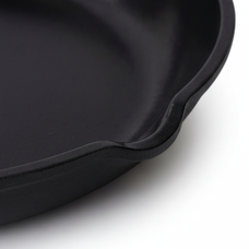 Alva Energy ceramic nonstick fish pan pour-spout detail