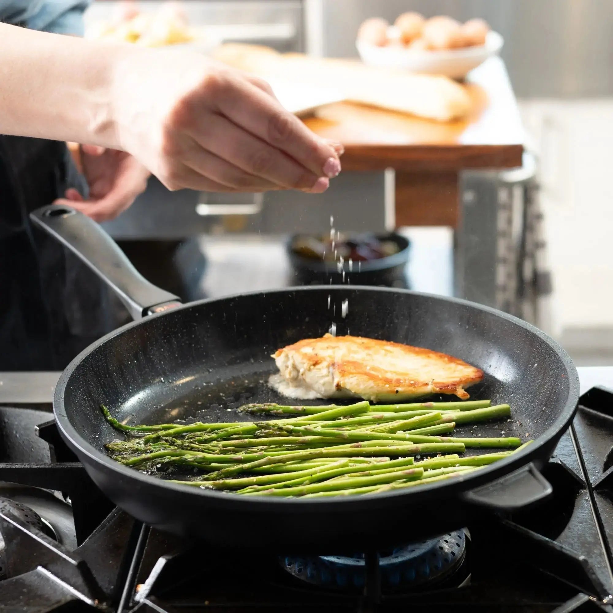 Alva Energy ceramic nonstick frying pan cooking chicken and asparagus