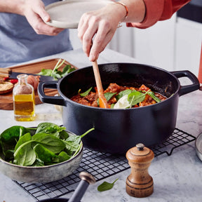 Alva Nori round Dutch oven cooking a vegetable stew